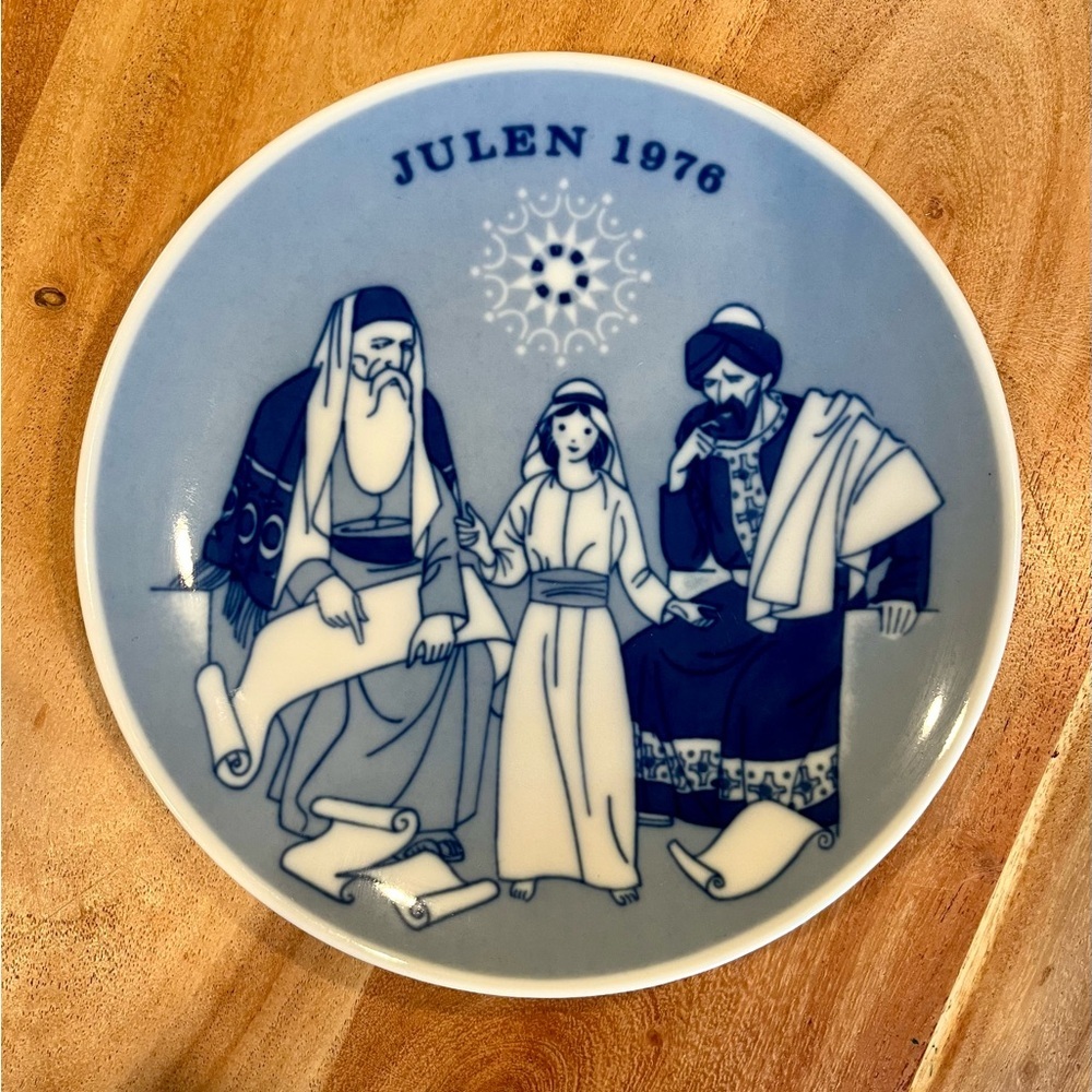 Vintage Portsgrund Christmas Blue Decorative Plate